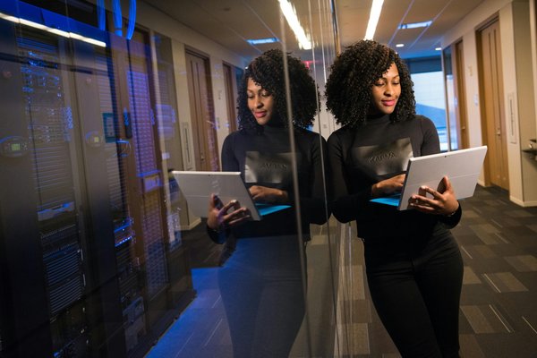 Solutions informatiques sur mesure à poitiers avec dcom-solutions